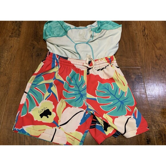 Chubbies Hawaiian Classic Swim Trunks 5.5” Inseam Mens Size Medium - Picture 4 of 5